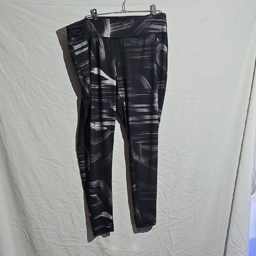 Danskin Now Black and Gray Leggings